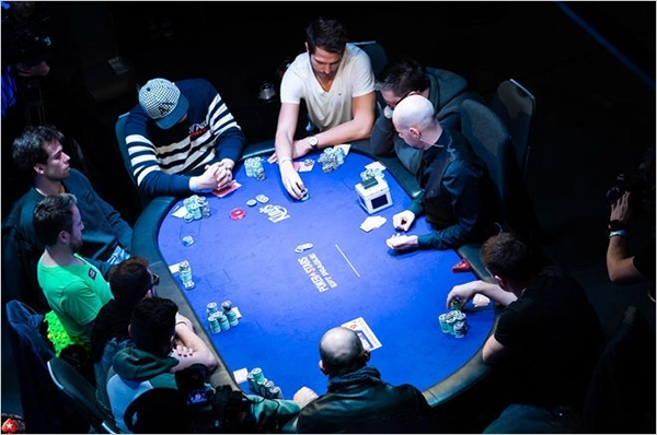 poker table